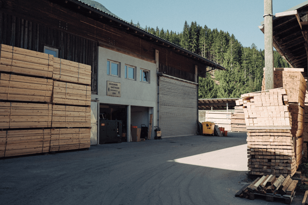 Sägewerk - Holzqualität vom Holzhandel Seiwald Plozner